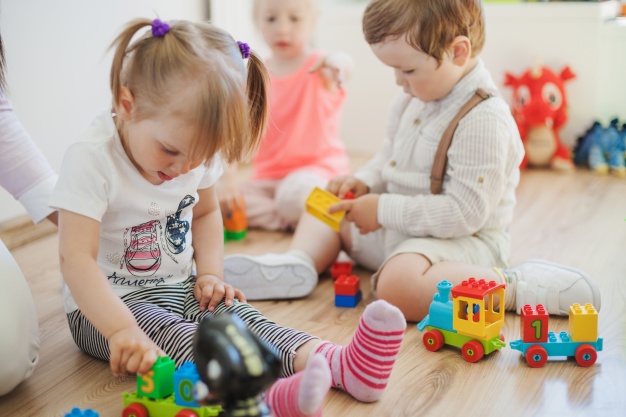 Brinquedos para bebê: qual a hora certa de inseri-los?